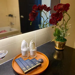 Hotel Kinta Riverfront &